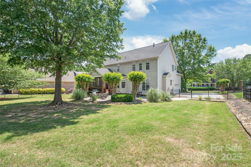 6141 Abergele Ln Matthews, NC 28104
