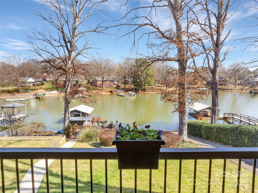 5064 Lynwood Rd Sherrills Ford, NC 28673