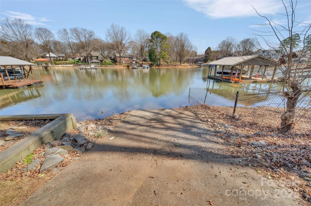5064 Lynwood Rd Sherrills Ford, NC 28673