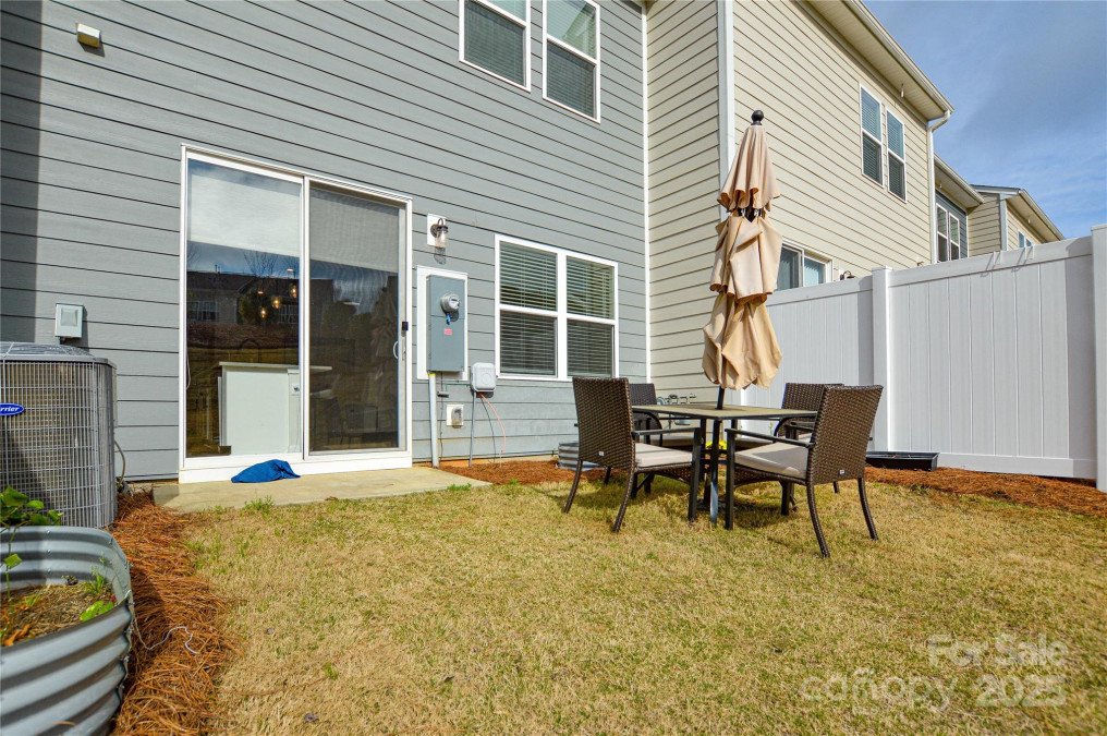 1028 Grays Mill Rd Charlotte, NC 28215