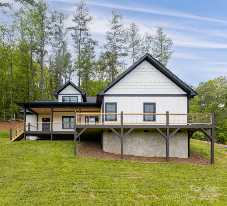 82 Arrowood Rd Weaverville, NC 28787