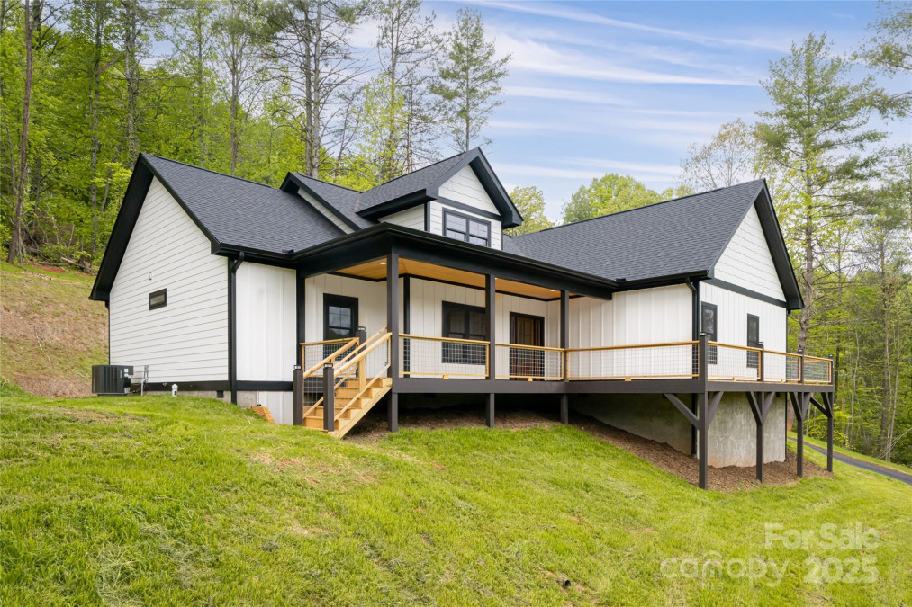 82 Arrowood Rd Weaverville, NC 28787