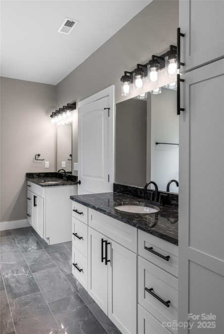 82 Arrowood Rd Weaverville, NC 28787