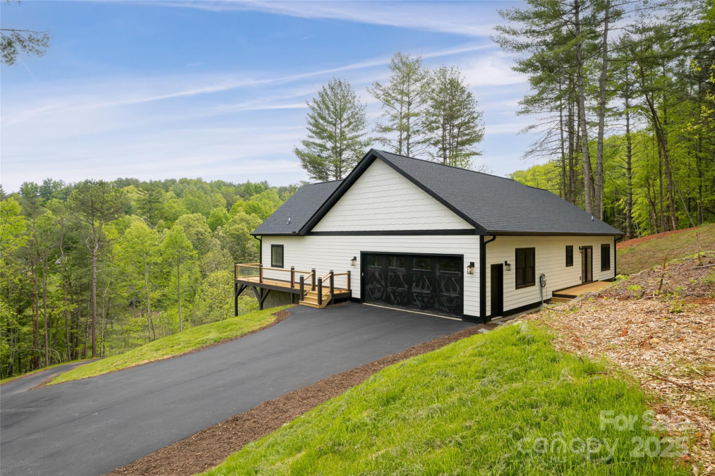 82 Arrowood Rd Weaverville, NC 28787