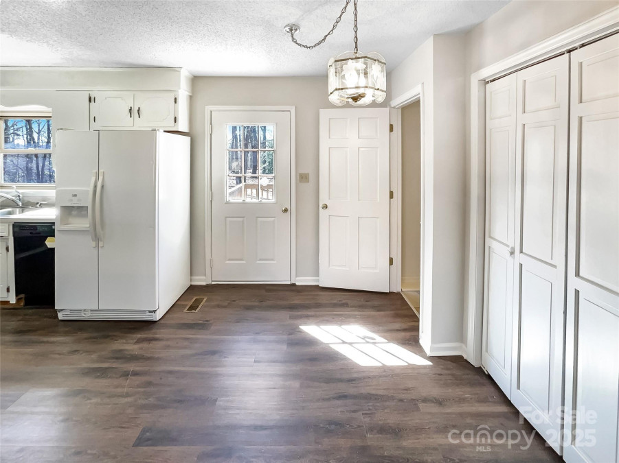 1420 Hickory Nut Ln Lincolnton, NC 28092