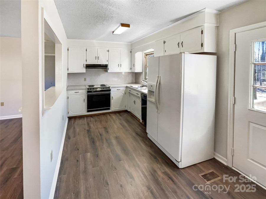 1420 Hickory Nut Ln Lincolnton, NC 28092