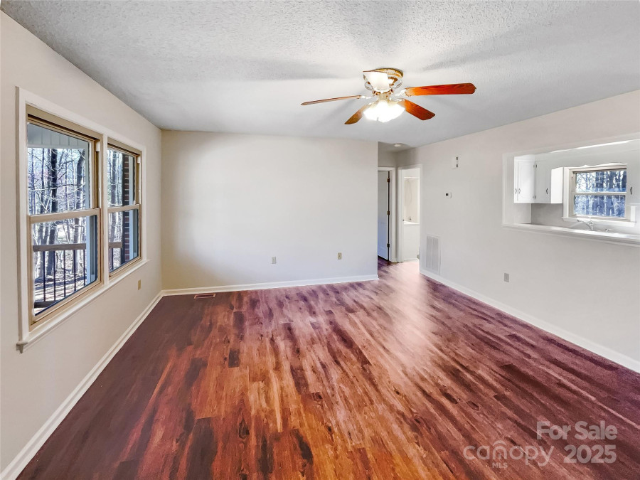 1420 Hickory Nut Ln Lincolnton, NC 28092