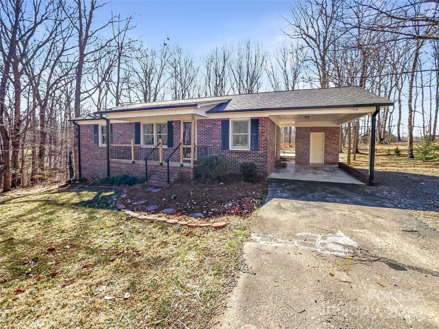 1420 Hickory Nut Ln Lincolnton, NC 28092