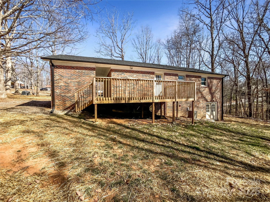 1420 Hickory Nut Ln Lincolnton, NC 28092