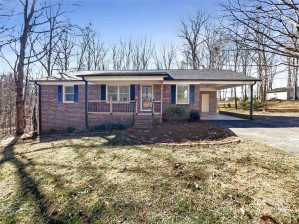 1420 Hickory Nut Ln Lincolnton, NC 28092