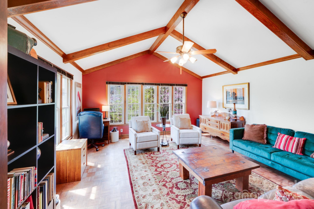 2324 Chestnut Ln Matthews, NC 28104