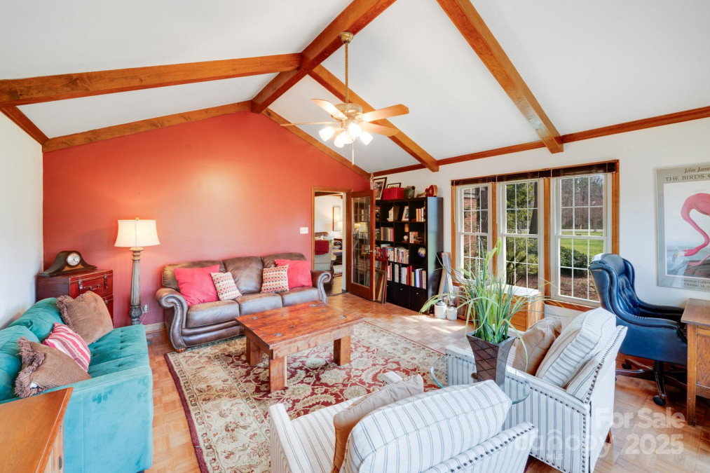 2324 Chestnut Ln Matthews, NC 28104