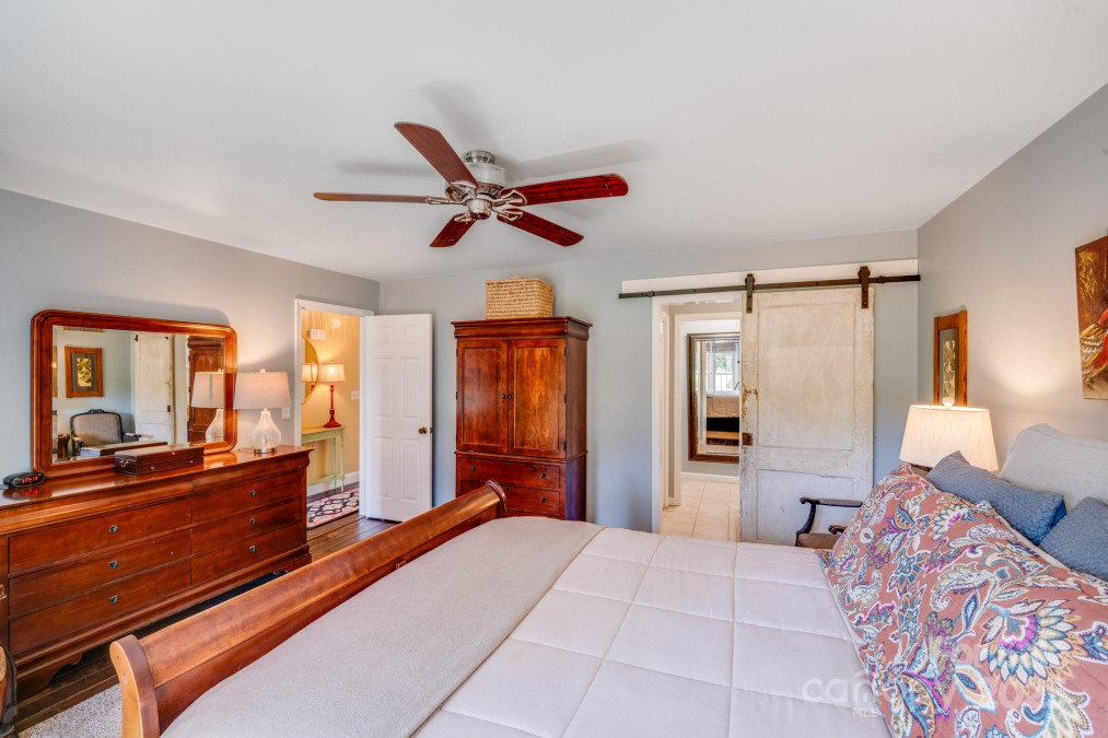 2324 Chestnut Ln Matthews, NC 28104