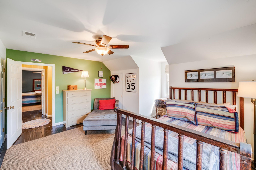 2324 Chestnut Ln Matthews, NC 28104