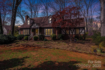 2324 Chestnut Ln Matthews, NC 28104