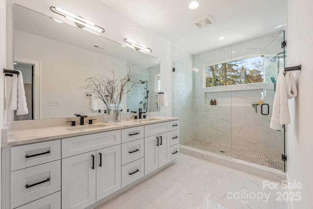 3937 Plainview Rd Charlotte, NC 28208