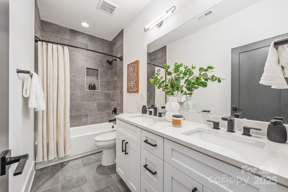 3937 Plainview Rd Charlotte, NC 28208