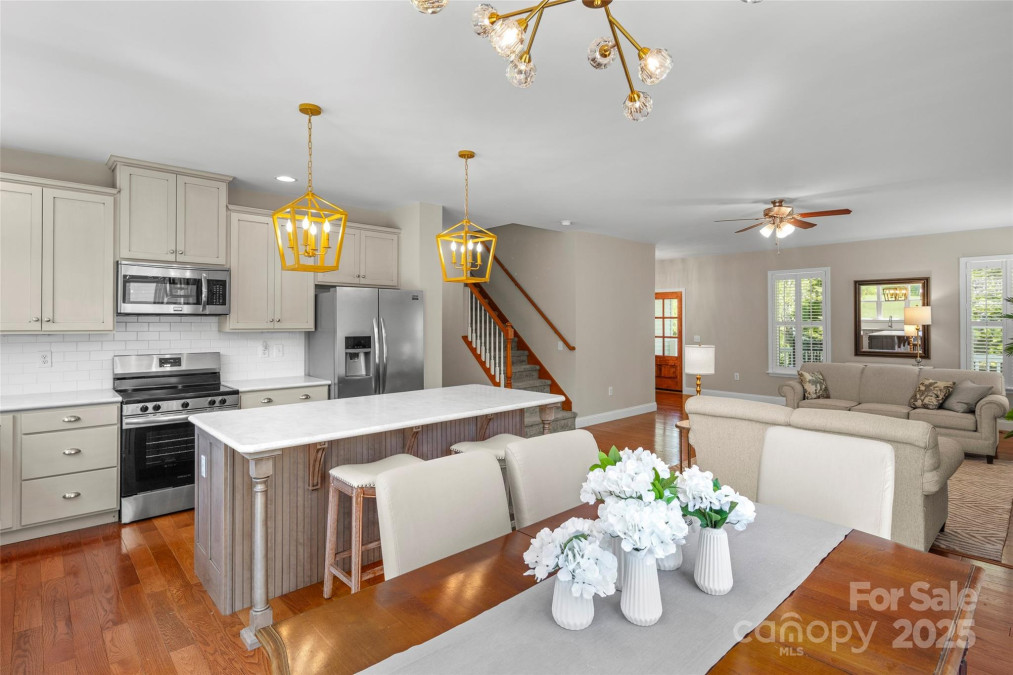 526 Davis Creek Rd Candler, NC 28715