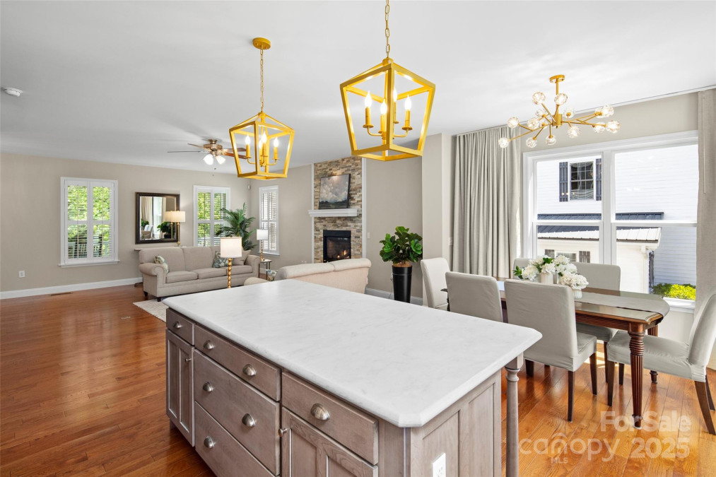 526 Davis Creek Rd Candler, NC 28715
