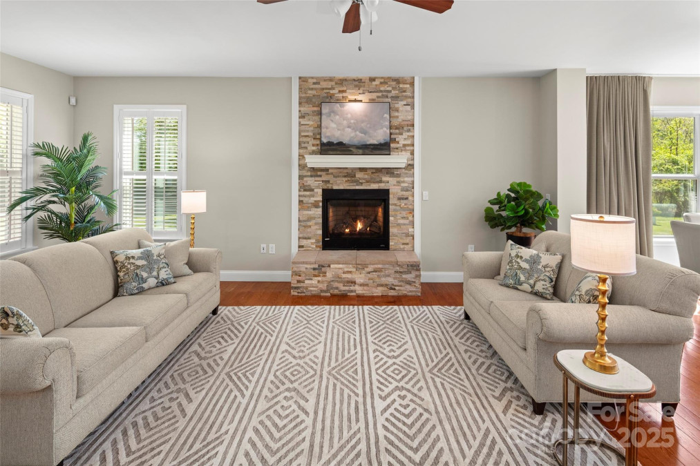 526 Davis Creek Rd Candler, NC 28715