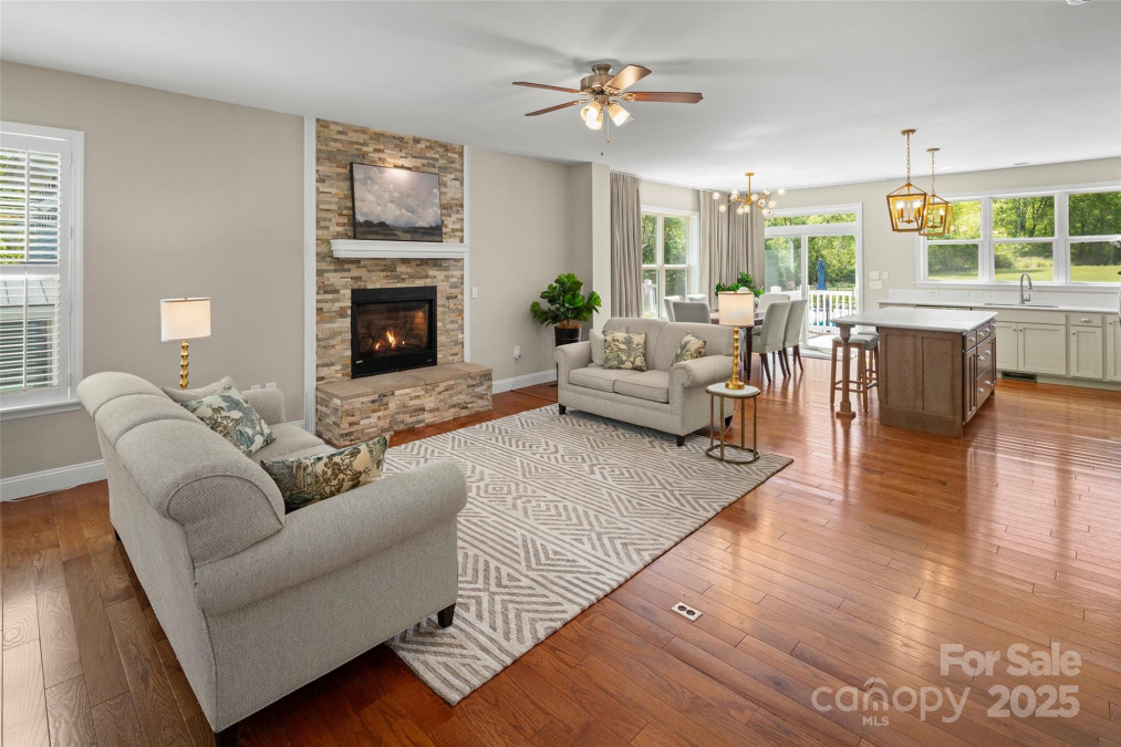 526 Davis Creek Rd Candler, NC 28715