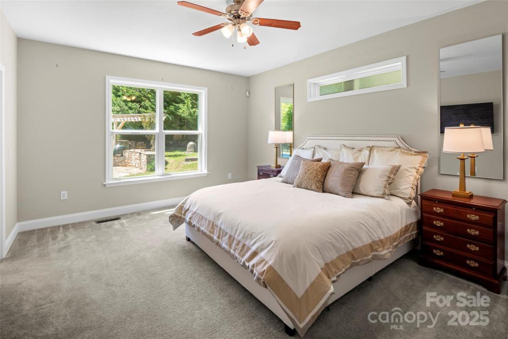 526 Davis Creek Rd Candler, NC 28715
