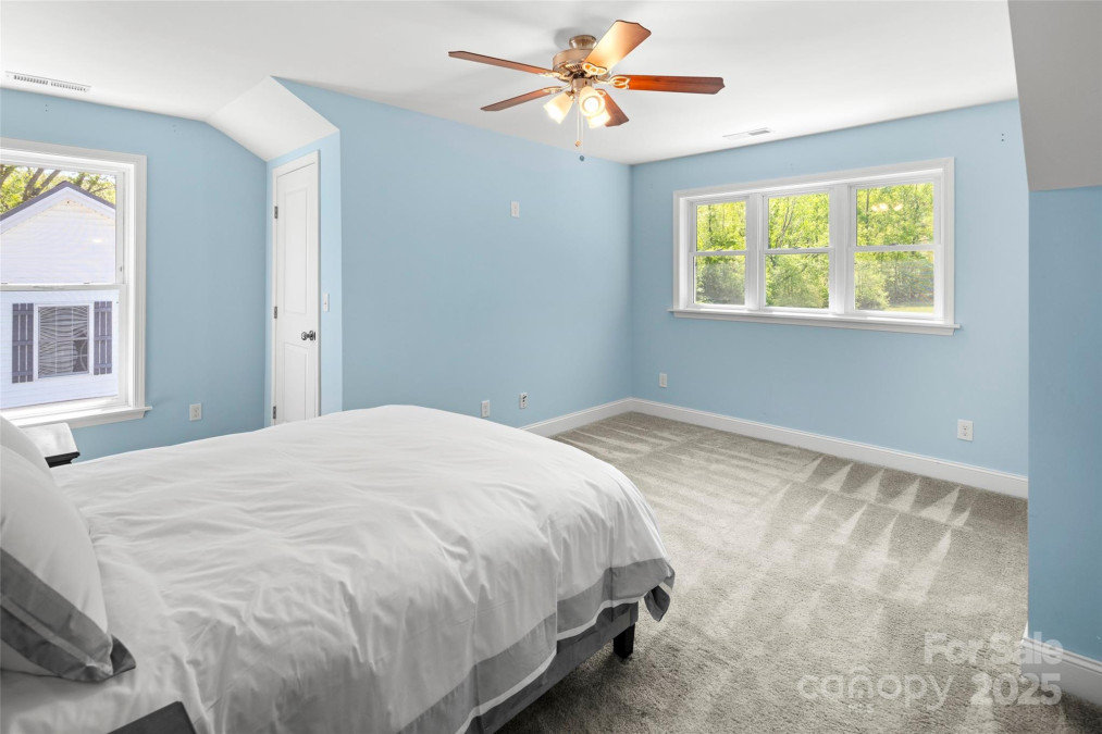 526 Davis Creek Rd Candler, NC 28715
