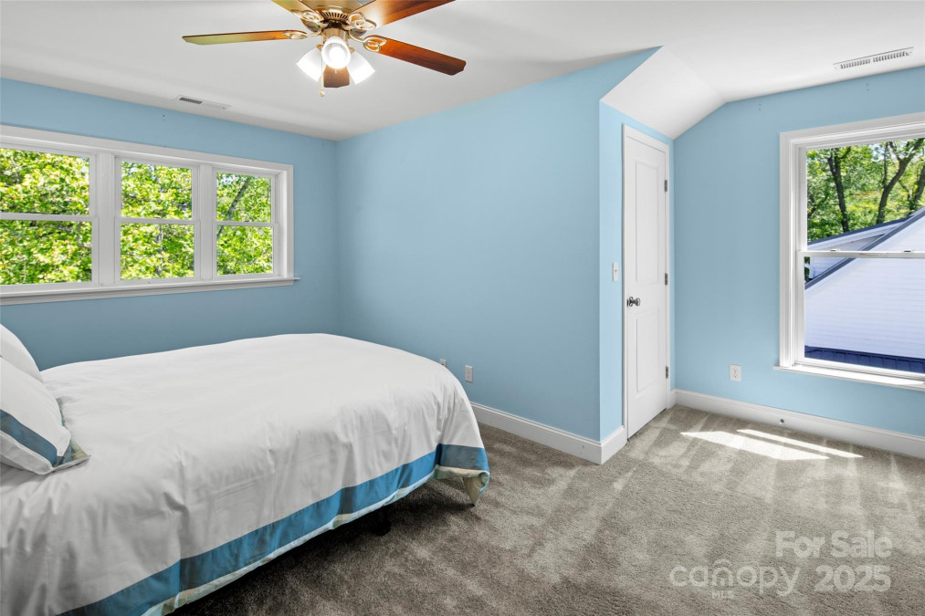 526 Davis Creek Rd Candler, NC 28715