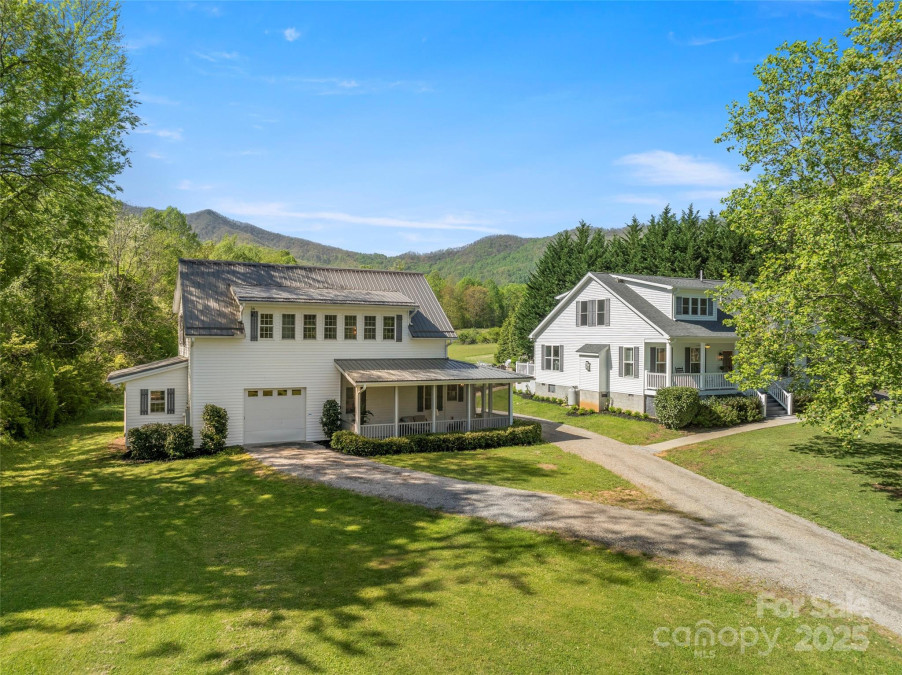 526 Davis Creek Rd Candler, NC 28715