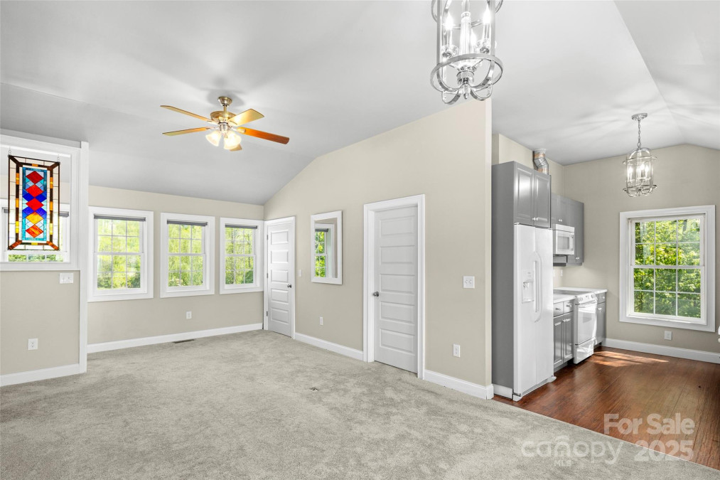 526 Davis Creek Rd Candler, NC 28715