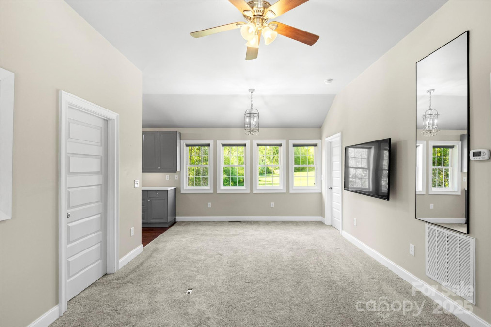 526 Davis Creek Rd Candler, NC 28715
