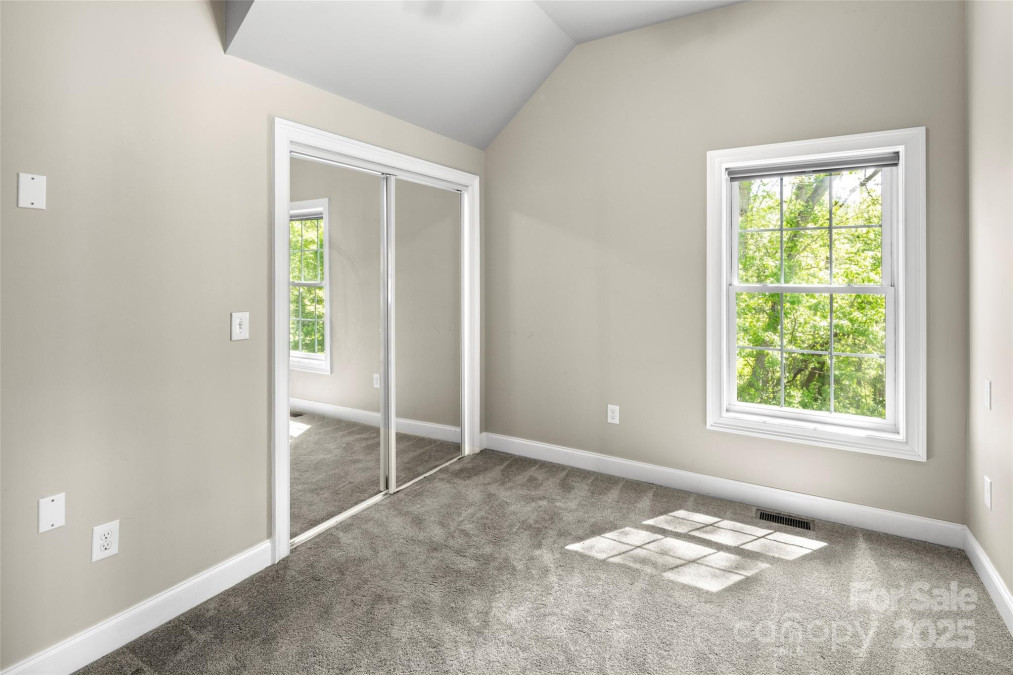 526 Davis Creek Rd Candler, NC 28715