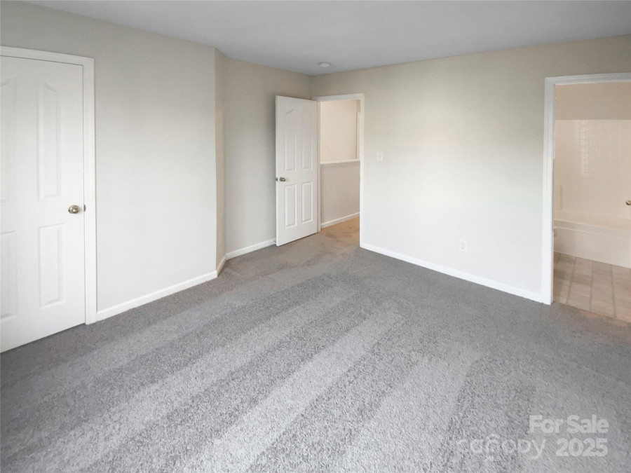 8813 Gerren Ct Charlotte, NC 28217