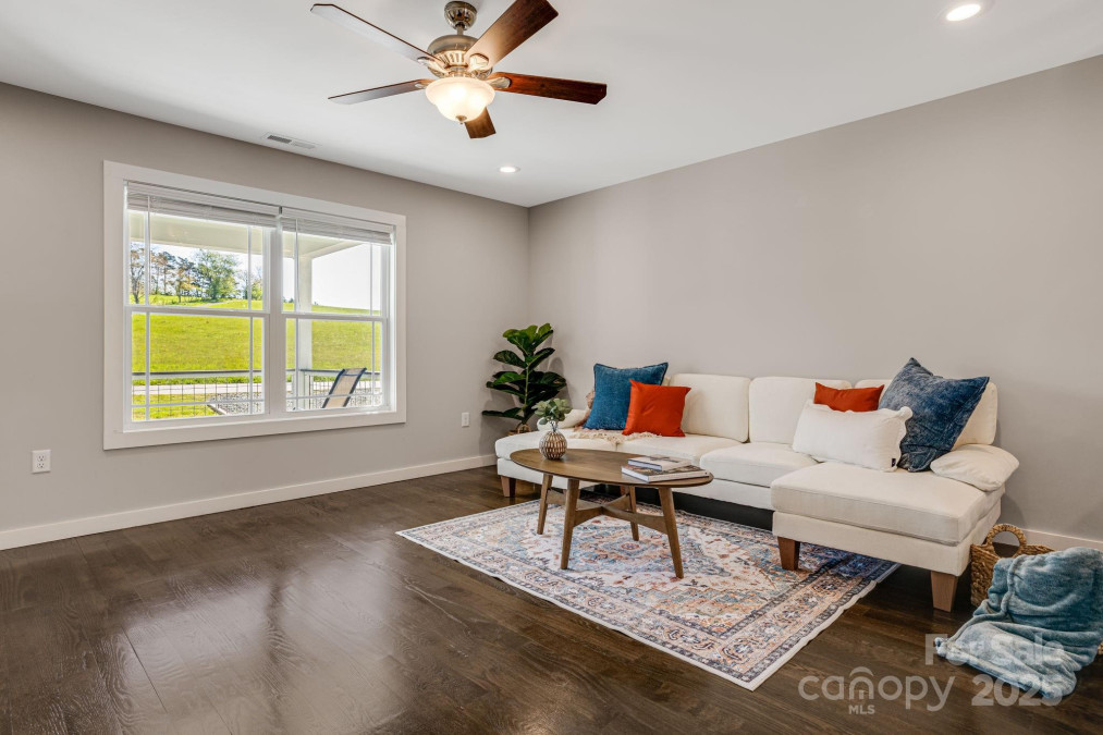816 Old Nc 20 Hw Alexander, NC 28701