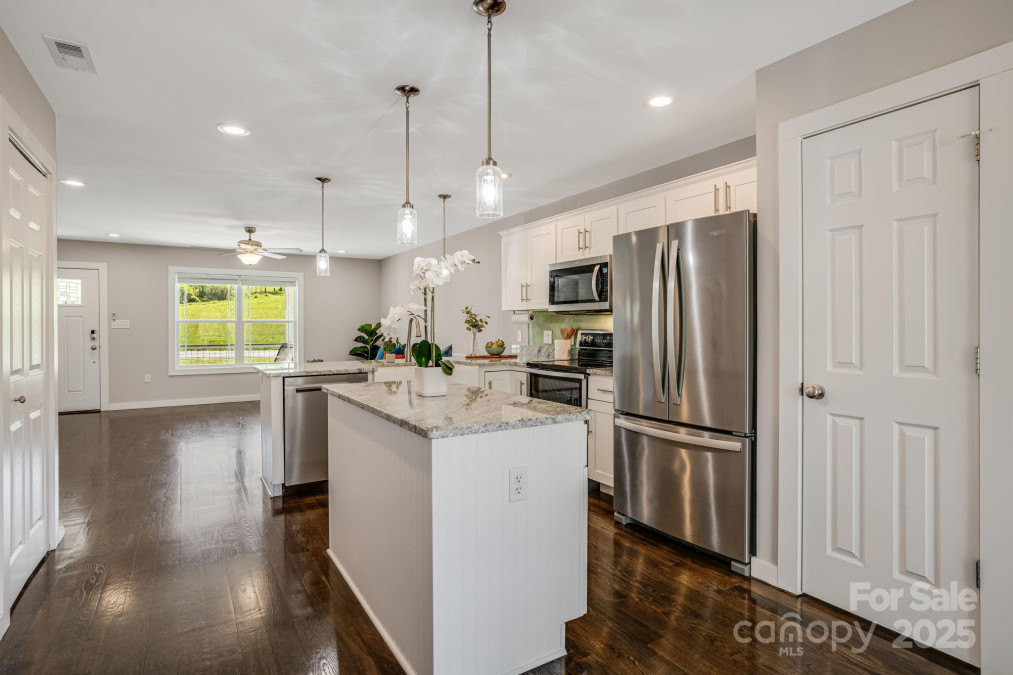816 Old Nc 20 Hw Alexander, NC 28701