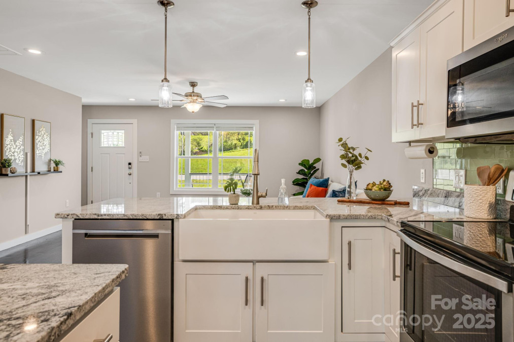 816 Old Nc 20 Hw Alexander, NC 28701