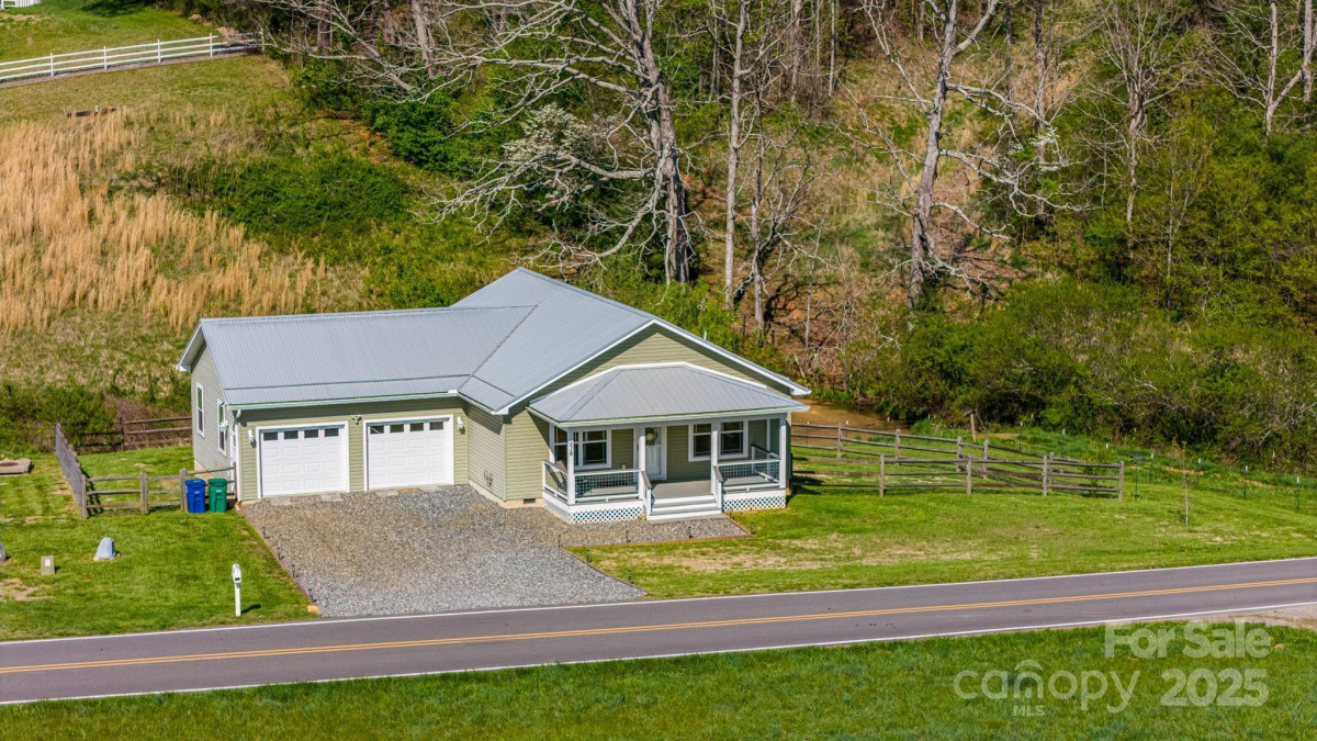 816 Old Nc 20 Hw Alexander, NC 28701