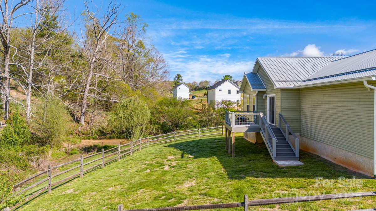 816 Old Nc 20 Hw Alexander, NC 28701