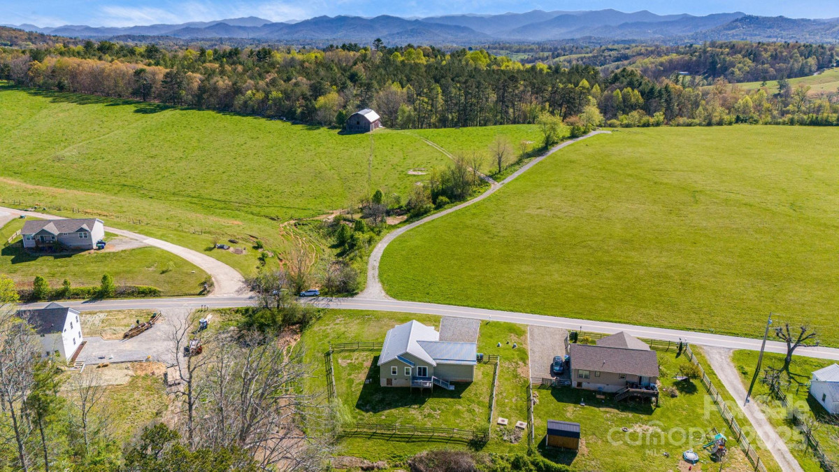 816 Old Nc 20 Hw Alexander, NC 28701