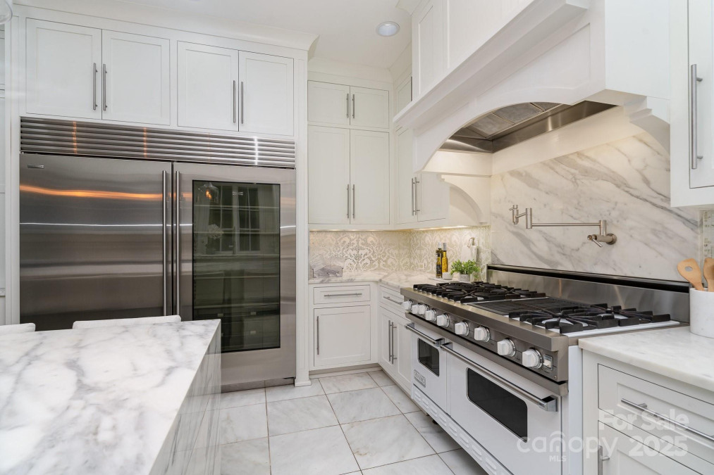 1665 Sterling Rd Charlotte, NC 28209