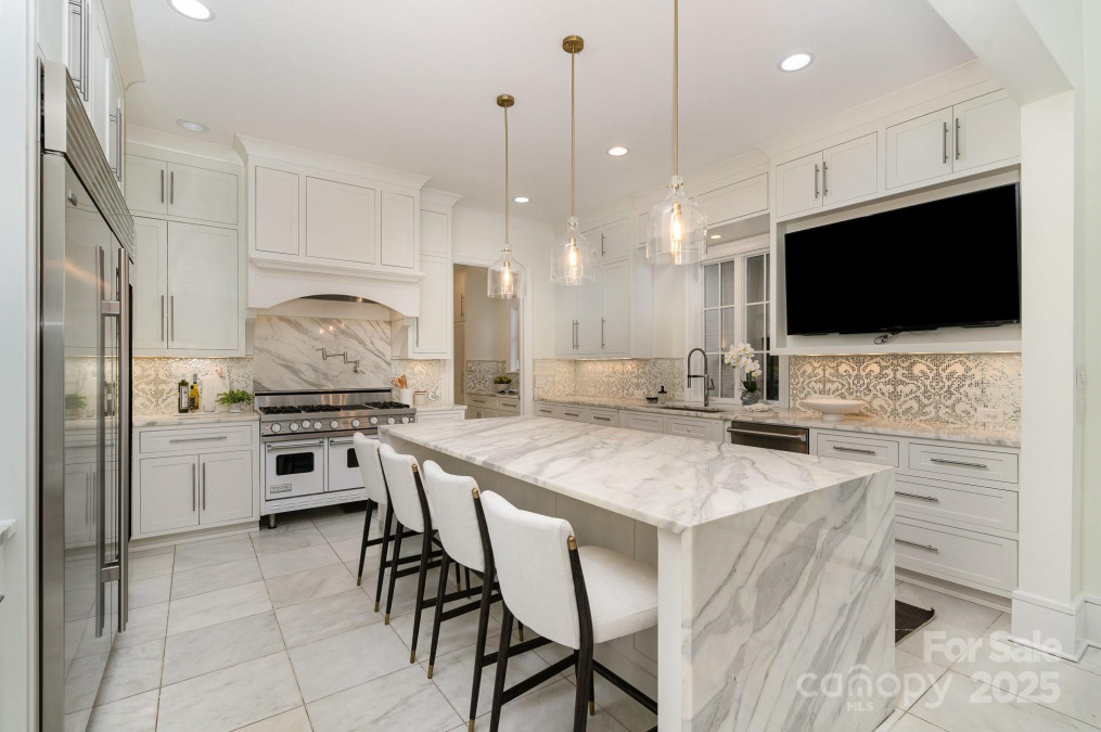 1665 Sterling Rd Charlotte, NC 28209