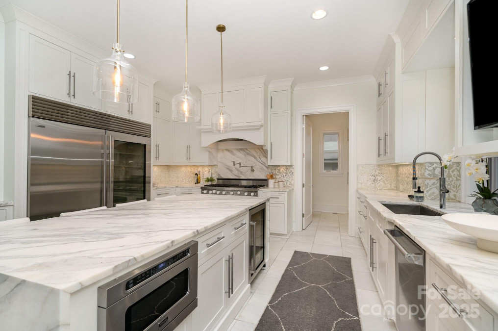 1665 Sterling Rd Charlotte, NC 28209
