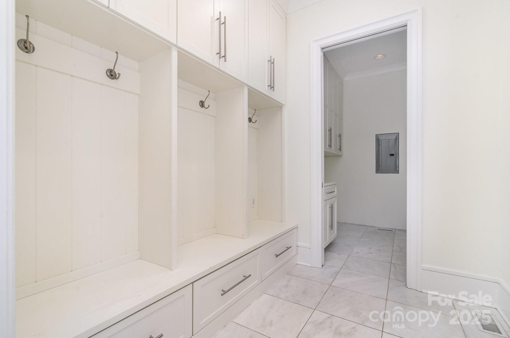 1665 Sterling Rd Charlotte, NC 28209