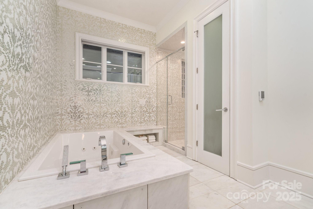 1665 Sterling Rd Charlotte, NC 28209