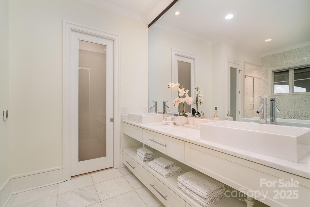 1665 Sterling Rd Charlotte, NC 28209