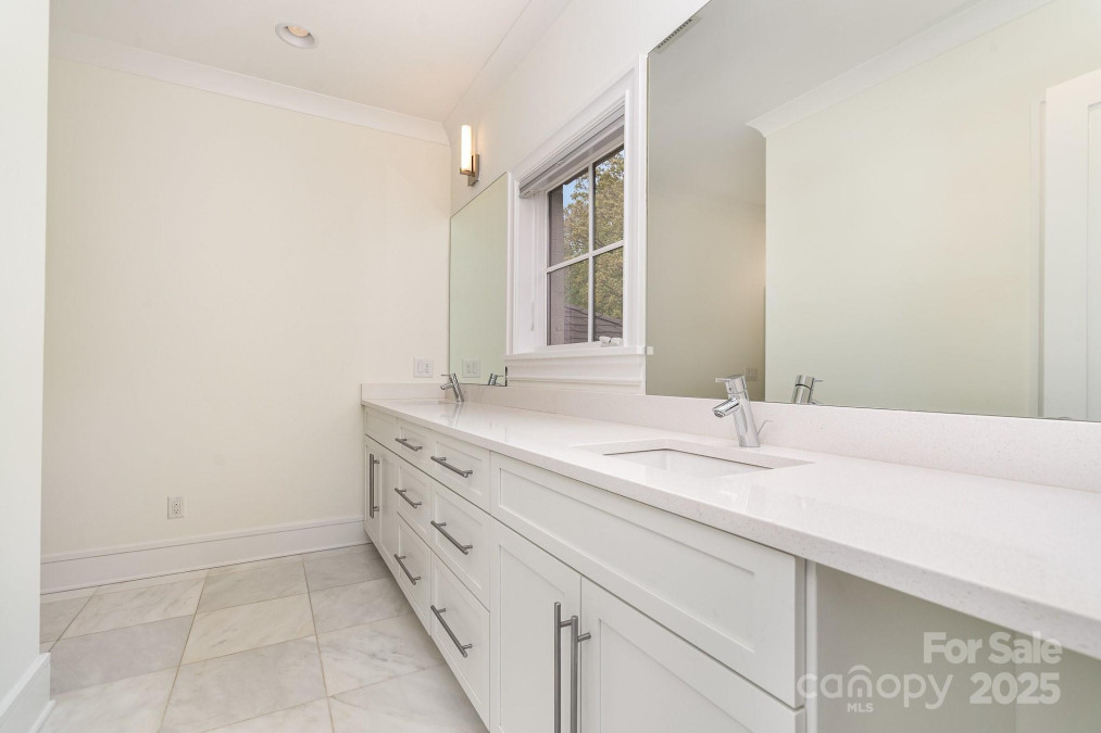 1665 Sterling Rd Charlotte, NC 28209