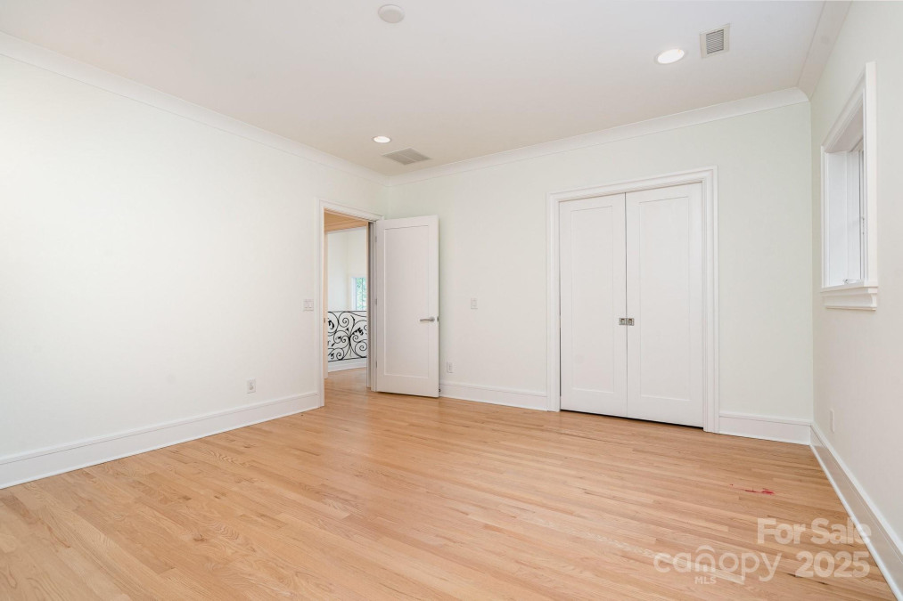 1665 Sterling Rd Charlotte, NC 28209