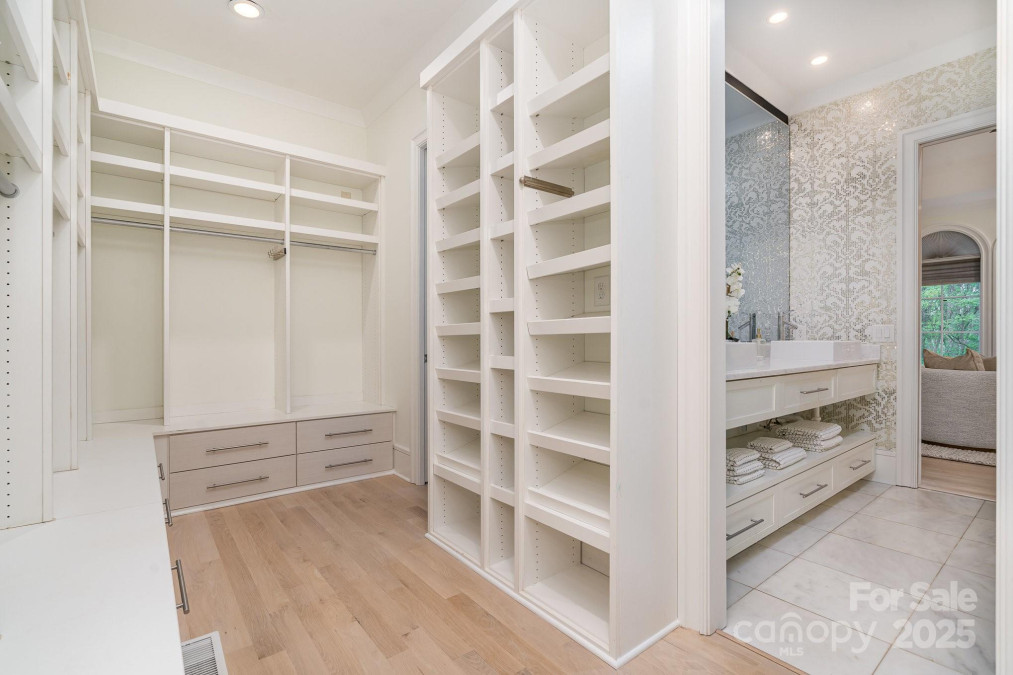 1665 Sterling Rd Charlotte, NC 28209