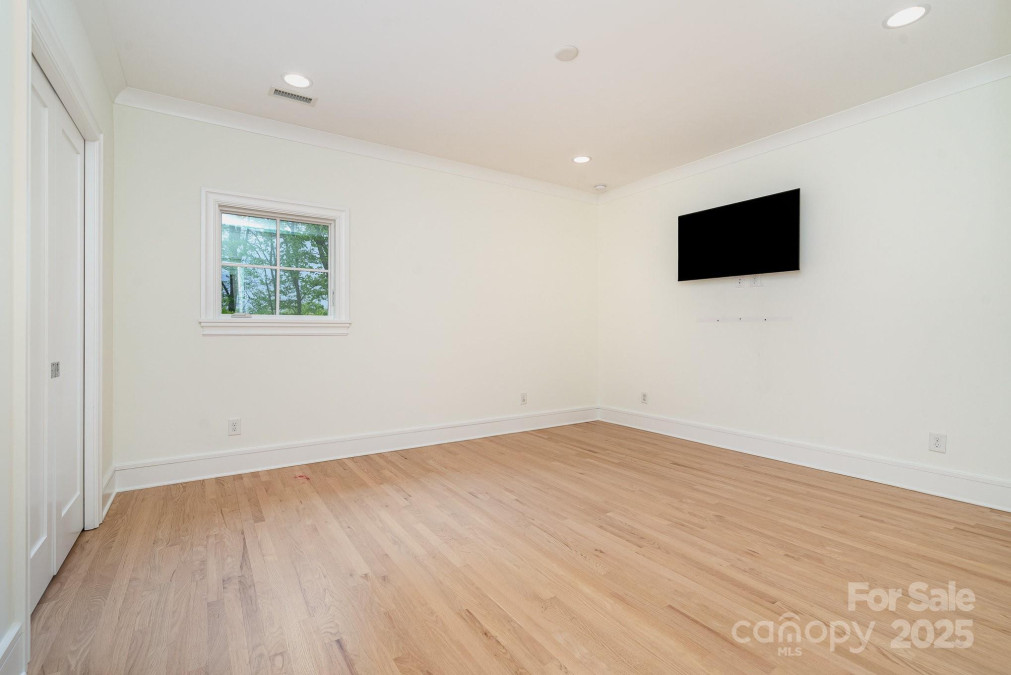 1665 Sterling Rd Charlotte, NC 28209