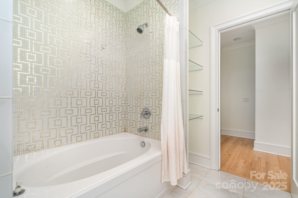 1665 Sterling Rd Charlotte, NC 28209